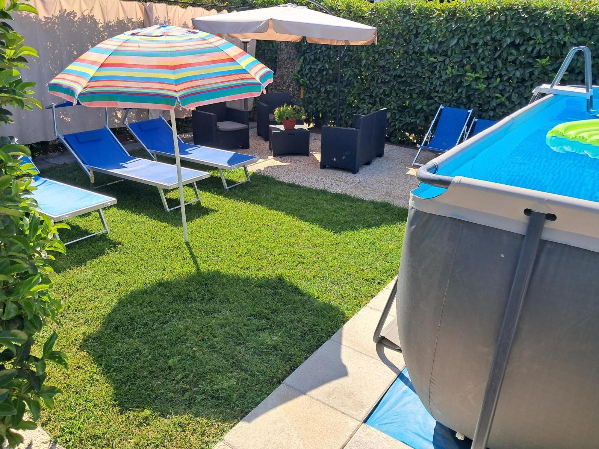 Depandance Con Piscina In Uso In Esclusivo In B&B SantʼAntonio Abate Exterior foto